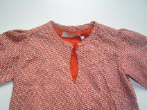 **UITVERKOCHT** IMPS & ELFS leuke meidenblouse in leuk motiefje, hoofdkleur rood, maat 80